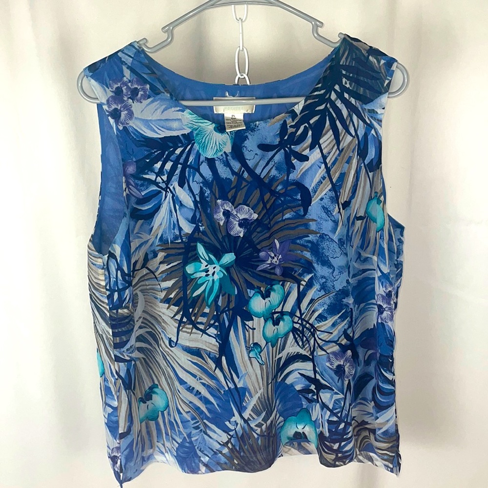 Drapery’s and Damon’s Petites Top